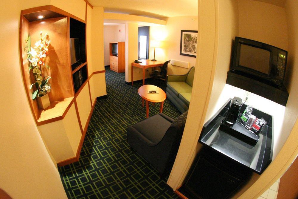 Fairfield And Charleston North/university Area Hotel 3*