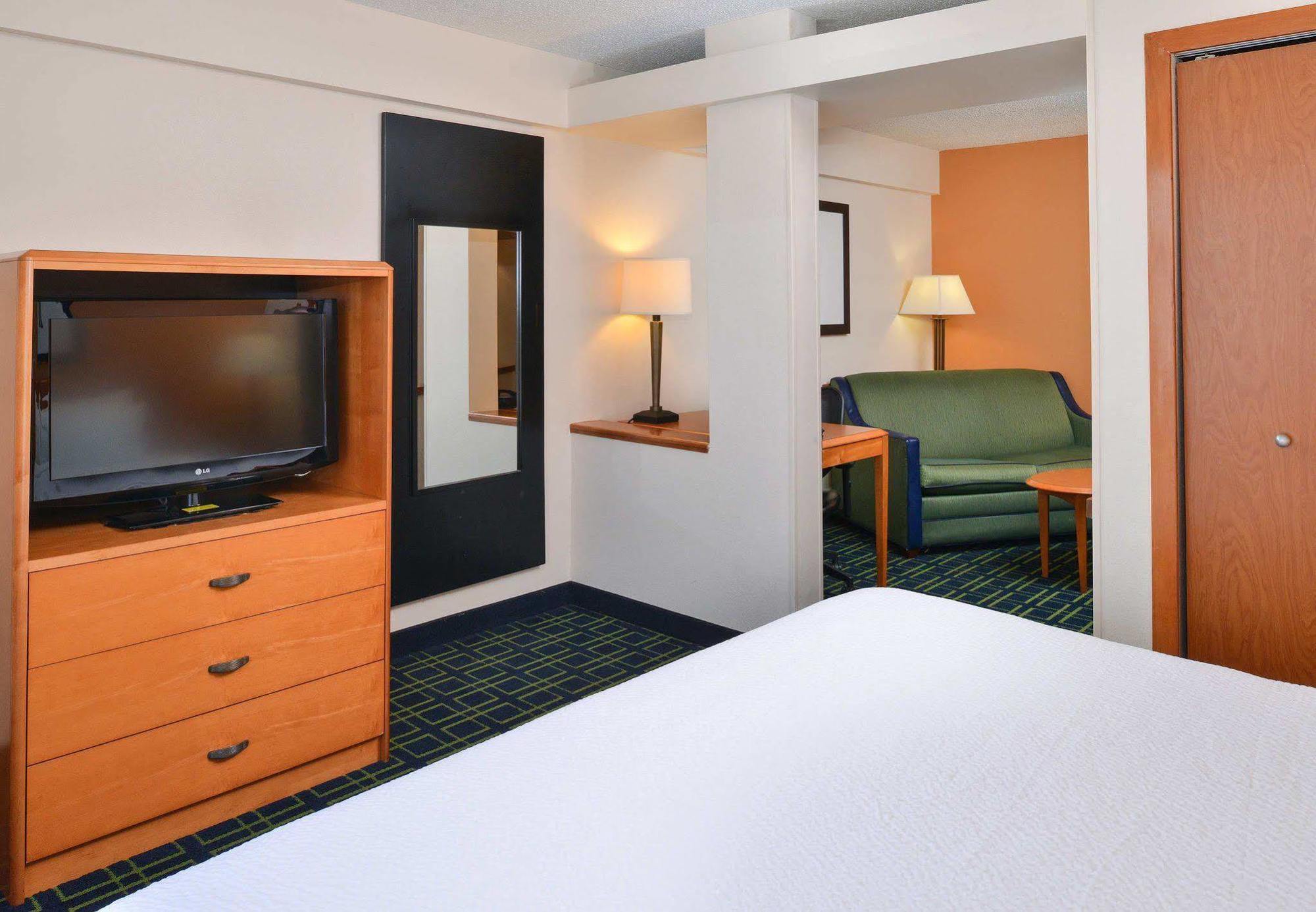 Fairfield And Charleston North/university Area Hotel 3*